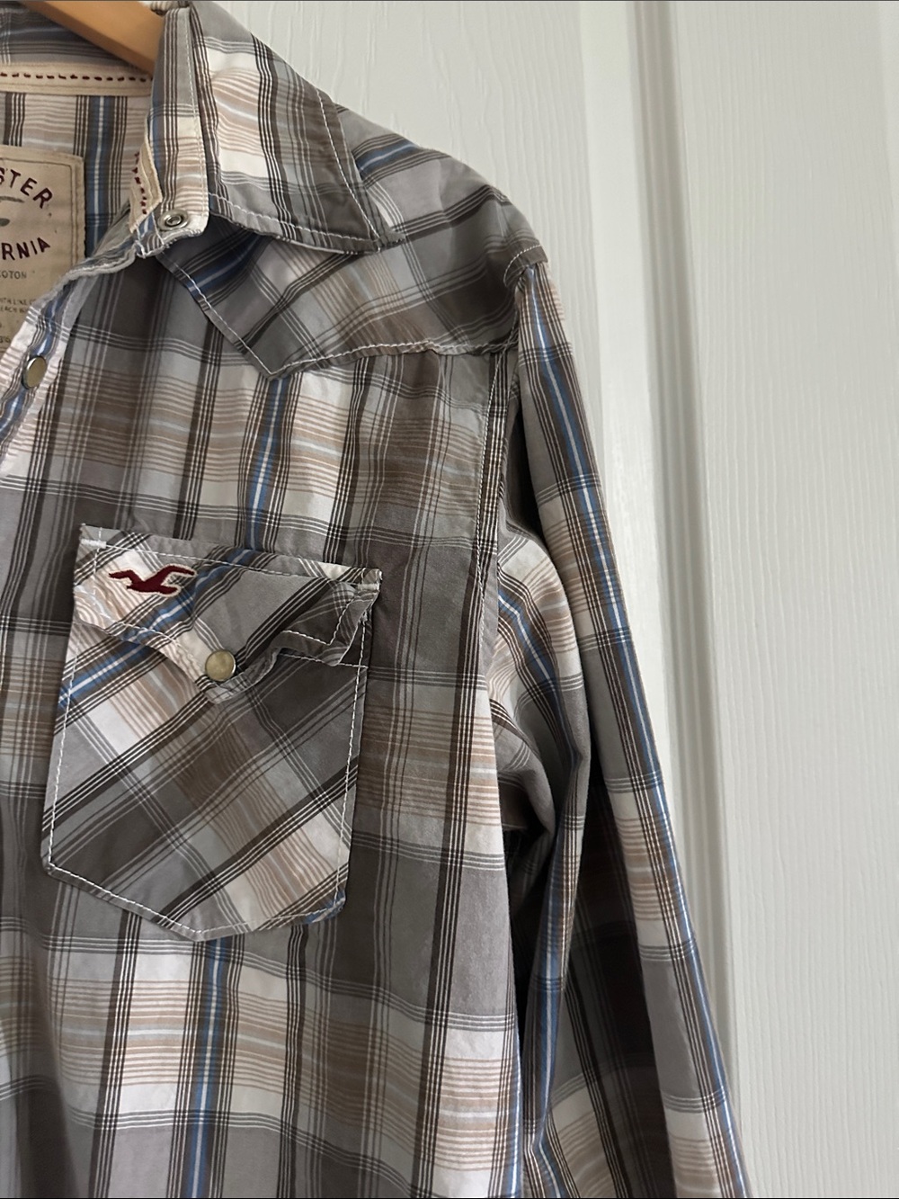 Hollister Western Plaid Button-Down Shirt - Picture 2 of 6